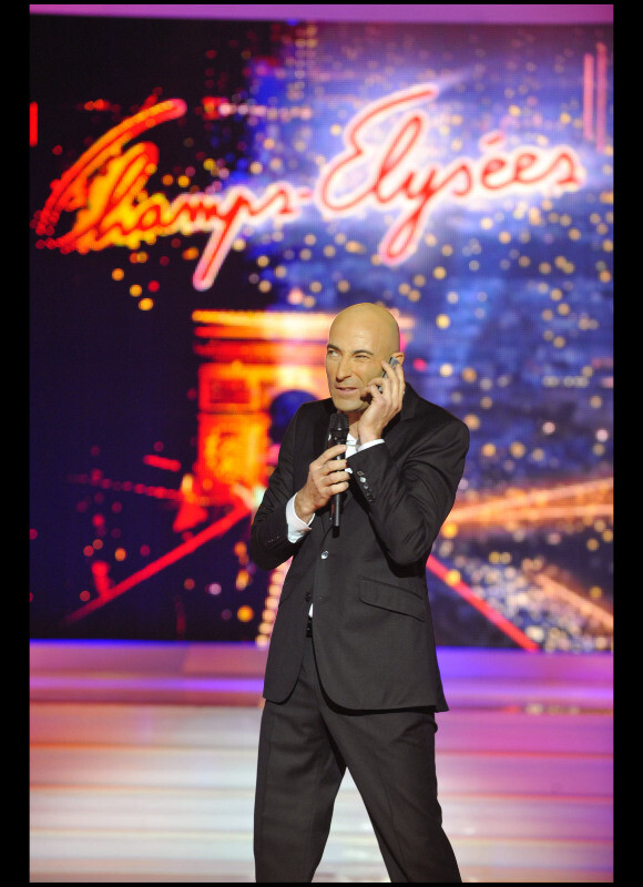 Nicolas Canteloup pendant l'émission Champs-Elysées, en direct sur France 2 (13 novembre 2010)