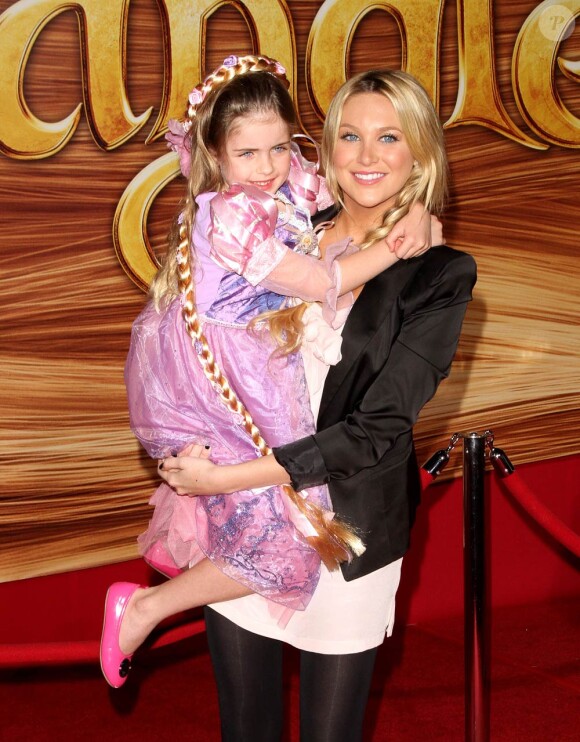 Stephanie Pratt et sa nièce lors de la première du film d'animation Tangled à Los Angeles le 14 novembre 2010