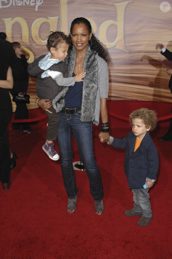 Garcelle Beauvais et ses enfants lors de la première du film d'animation Tangled à Los Angeles le 14 novembre 2010