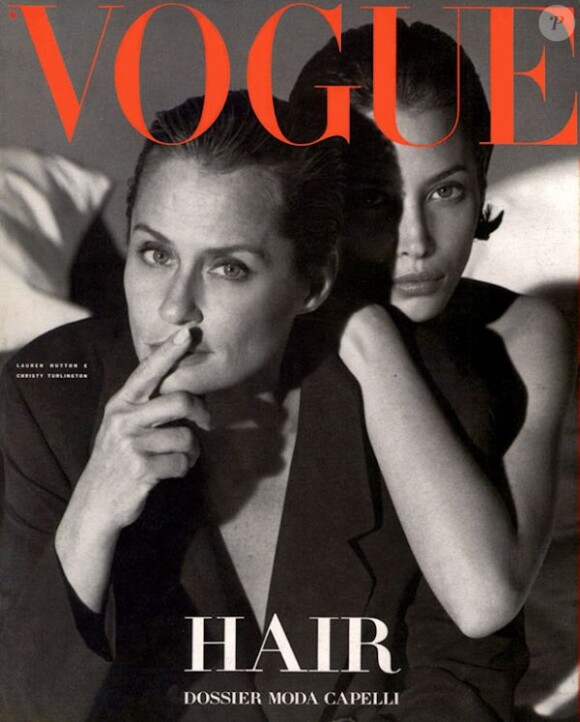 Lauren Hutton en couverture de Vogue avec le mannequin Christy Turlington en 1991.