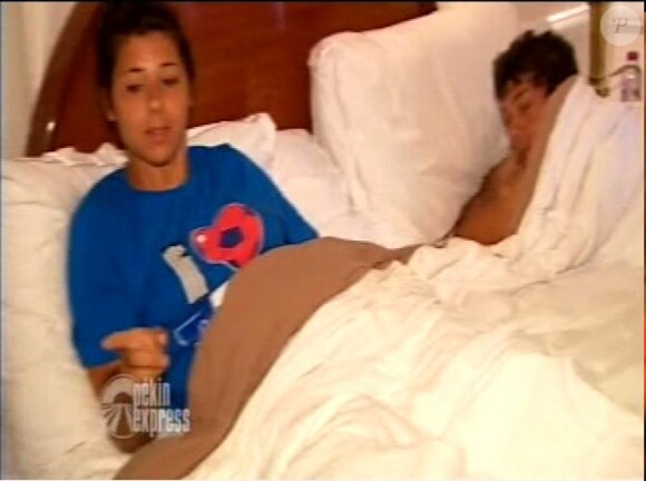 Chloé et TaPig ont dormi dans le même lit pendant leur passa à l'hôtel Imperial ! (prime du 20 novembre 2010)