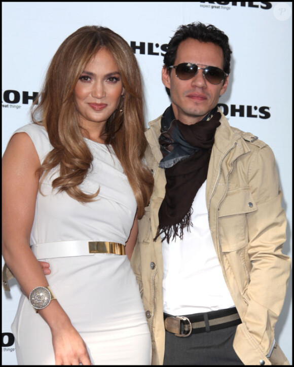 Jennifer Lopez et Marc Anthony dévoilent le lancement de deux lignes de  vêtements avec les magasins Kohl's. West Hollywood le 18 novembre 2010.