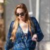 Lindsay Lohan se promène aux abords du centre Rancho Mirage où elle est traitée médicalement sur ordre de justice, vendredi 12 novembre.