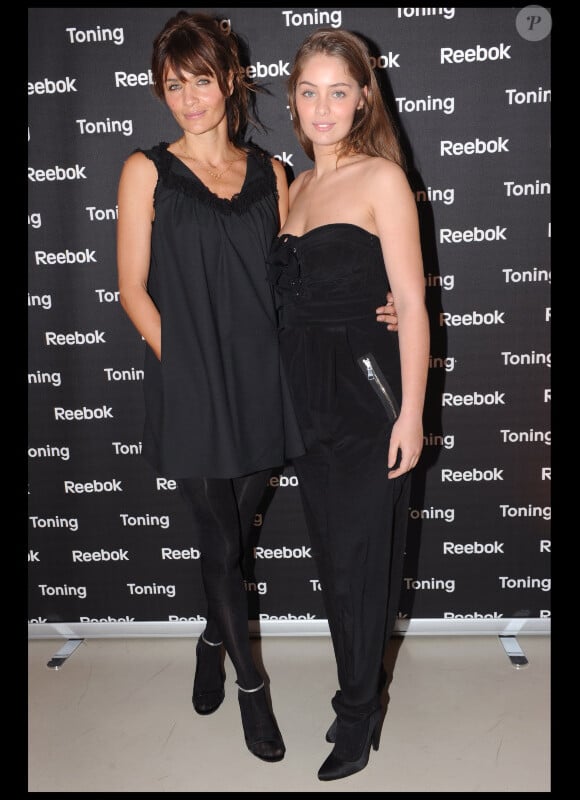 Helena Christensen et Marie-Ange Casta lors de la soirée Reebok au Musée des arts décoratifs à Paris le 24/11/10