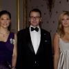 Les princesses Victoria et Madeleine de Suède étaient une fois encore sublimes, mercredi 24 novembre 2010, pour le souper du Riksdag donné par le couple royal. Le prince Daniel, époux de Victoria, servait de cavalier pour deux !