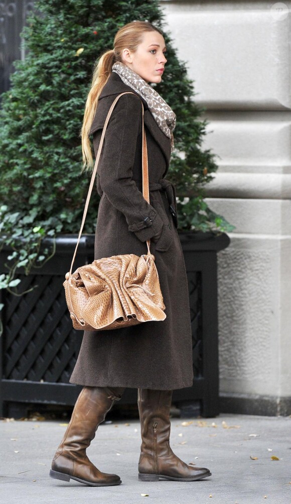Blake Lively sur le tournage de Gossip Girl à New York, le 30 novembre 2010.