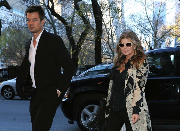 Billboard "Women In Music Awards" : la femme de l'année Fergie arrive avec son époux Josh Duhamel