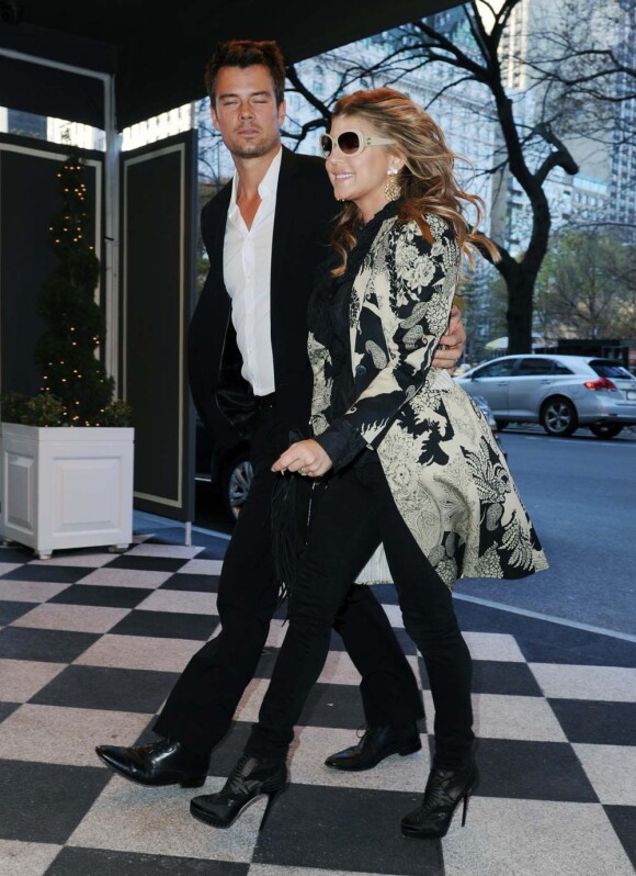 Billboard "Women In Music Awards" : la femme de l'année Fergie arrive avec son époux Josh Duhamel