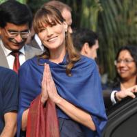 Carla Bruni en Inde : Quand "son fils" fait le buzz !