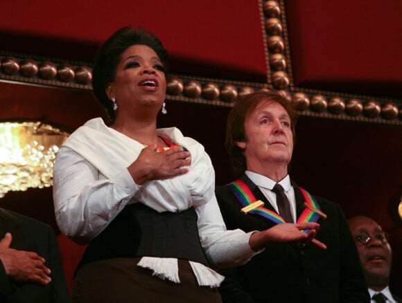 Photo : Oprah Winfrey et Paul McCartney lors de la remise des 33e honneurs du Kennedy Center à Washington le 5 décembre 2010 - Purepeople