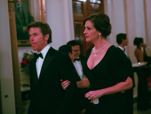 Julia Roberts, accompagnée de son mari Daniel Moder, lors de la remise des 33e honneurs du Kennedy Center à Washington le 5 décembre 2010