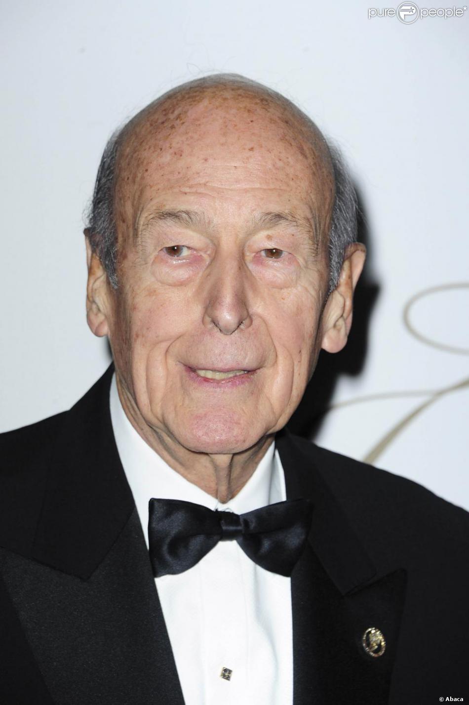 Valery Giscard D Estaing A La 18e Nuit De L Enfance Au Chateau De Versailles Le 6 Decembre 2010 Purepeople