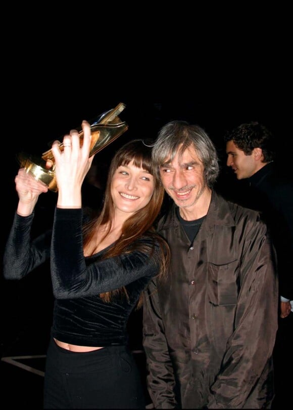 Louis Bertignac et Carla Bruni, Victoires de la musique, février 2004