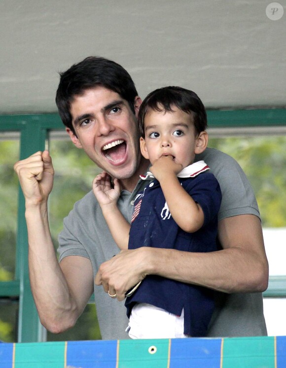 Kaka, ici avec son petit Luca de 2 ans, sera papa pour la deuxième fois en avril 2011.