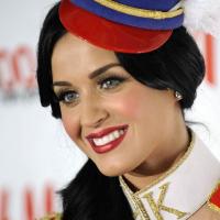 Katy Perry très sexy face à Justin Bieber, Enrique Iglesias et Selena Gomez !