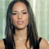 Alicia Keys dans le clip de We Want peace d'Emmanuel Jal