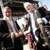 En juillet 2011, Yusuf/Cat Stevens (photo : en octobre 2010 à Washington avec Ozzy Osbourne), après 35 ans d'absence, se produira à Paris !