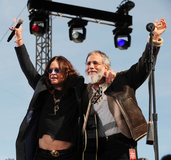 En juillet 2011, Yusuf/Cat Stevens (photo : en octobre 2010 à Washington avec Ozzy Osbourne), après 35 ans d'absence, se produira à Paris !