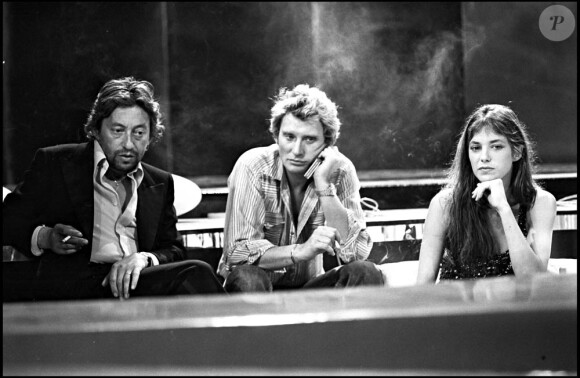 Serge Gainsbourg (photo : avec Jane Birkin sur le plateau de l'émission N°1 Michel Sardou en 1975) : sa version inédite de Comme un boomerang ressurgit du passé !