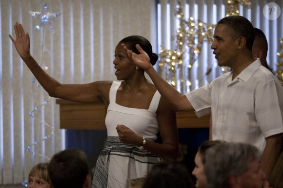 Barack et Michelle Obama ont rendu visite à des familles de militaires américains à Hawaï le 26 décembre 2010