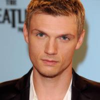 Nick Carter : Seul sur la plage, il vous demande juste un baiser !