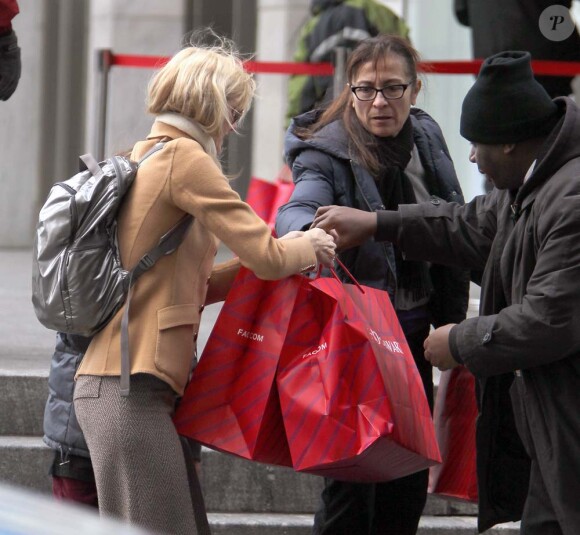 Laura Dern et ses enfants Ellery et Jaya en virée shopping à New York, mi-décembre 2010