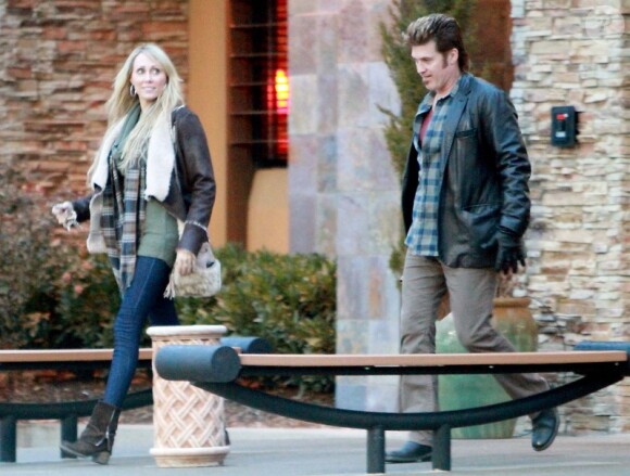 Billy Ray Cyrus et sa femme Tish, les parents de la chanteuse et actrice Miley Cyrus, ont déjeuné ensemble dans un bistro chinois de Nashville, mercredi 29 décembre.