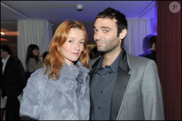 Audrey Marnay et son fiancé Virgile Bramly à Paris, le 8 novembre 2010.