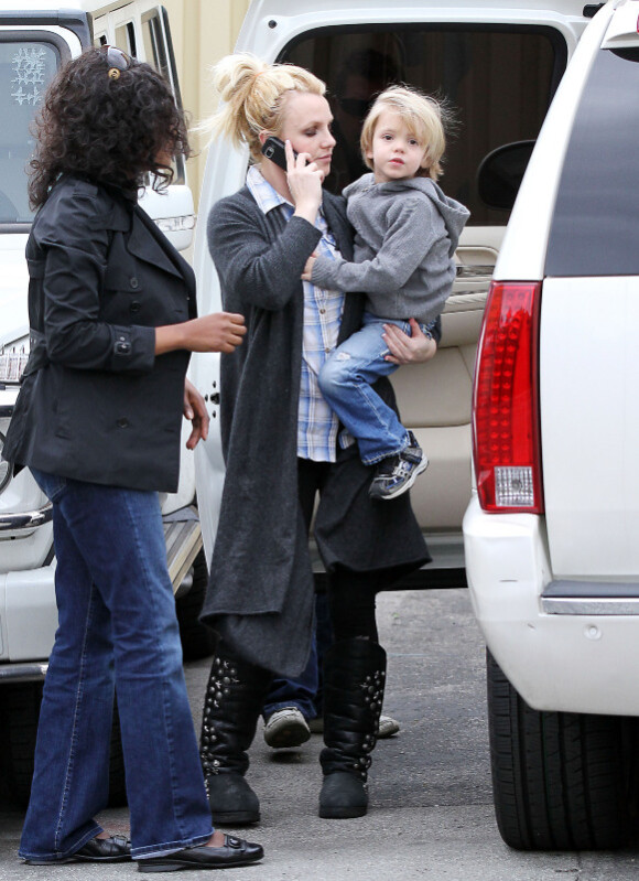 Britney Spears se balade avec son fils Jayden James à Los Angeles, dimanche 9 janvier.
