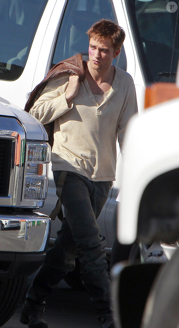 Robert Pattinson retourne des scènes de Water for Elephants, le 14 janvier 2011 à Los Angeles