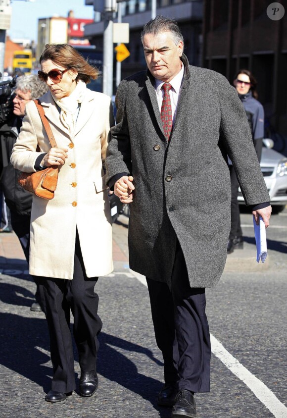 Ian Bailey et sa compagne Jules Thomas à son arrivée à la Cour le 18 mars 2011