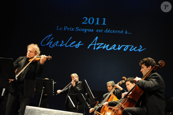Le concert de Michaël Guttman lors du gala Scopus à Paris le 23 janvier 2011