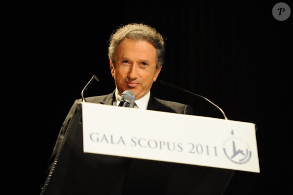 Michel Drucker lors du gala Scopus à Paris le 23 janvier 2011