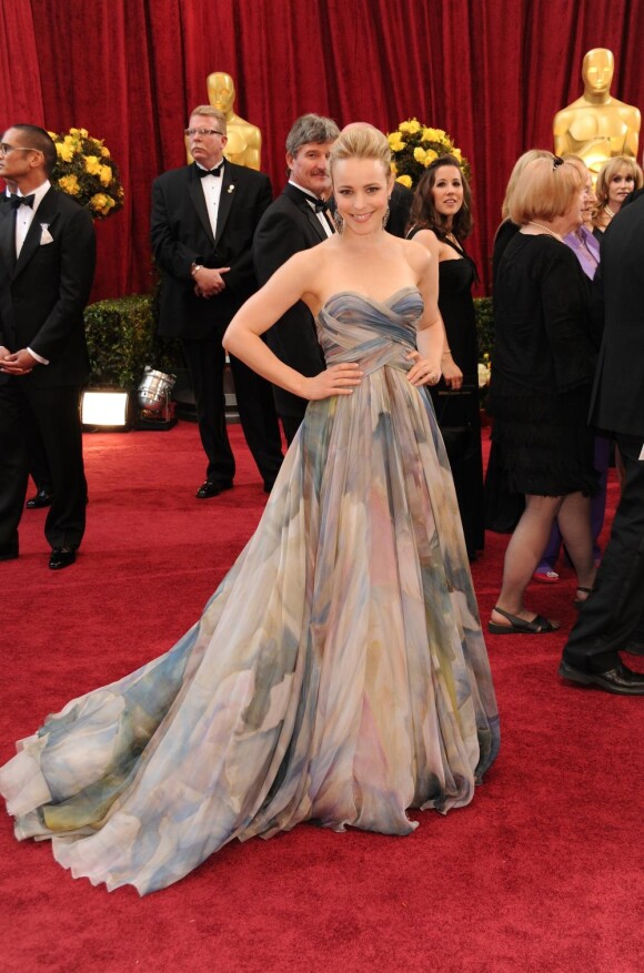 Rachel McAdams porte une robe Elie Saab collection printemps-été 2010 aux Oscars, le 7 mars 2010.
