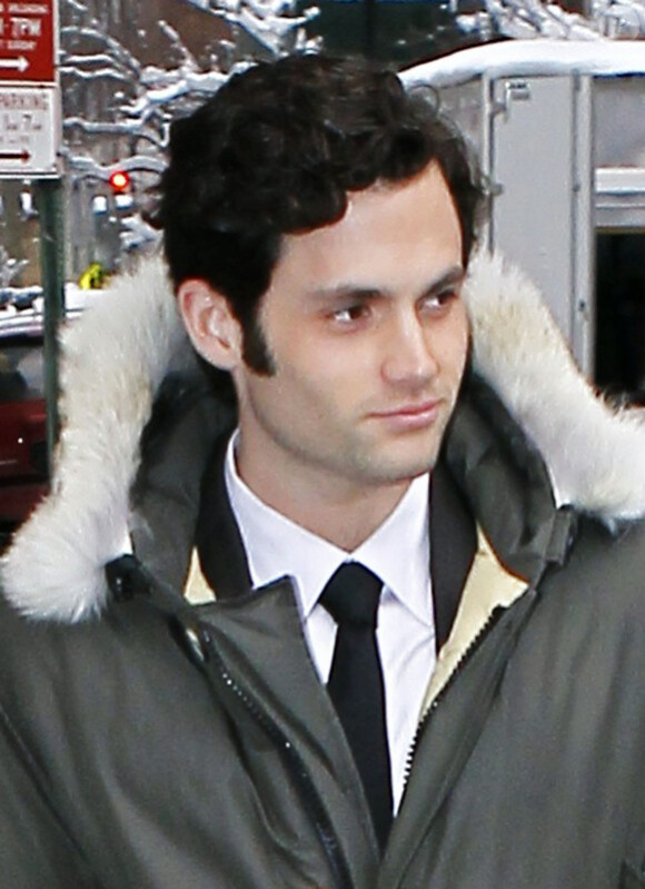 Penn Badgley sur le tournage de Gossip Girl, le 27 janvier 2011