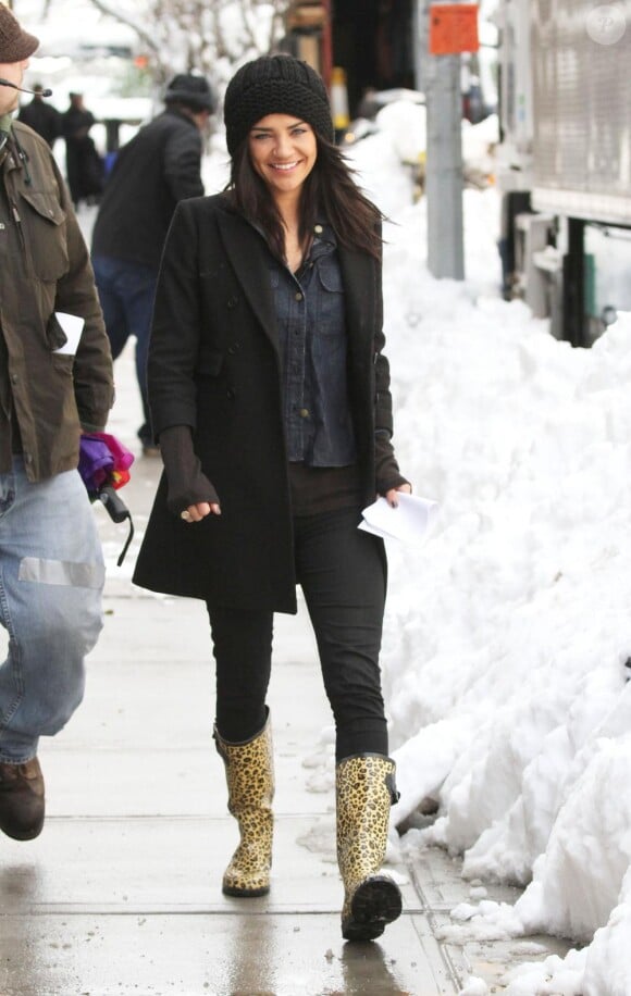 Jessica Szohr sur le tournage de Gossip Girl le 27 janvier 2011