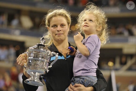 Kim Clijsters mérite son surnom "Aussie Kim", né de sa romance passée avec Lleyton Hewitt : elle a remporté son premier Open d'Australie en 2011 ! Sa fille Jada n'était cette fois pas présente, a contrario de l'US Open 2010 (photo).
