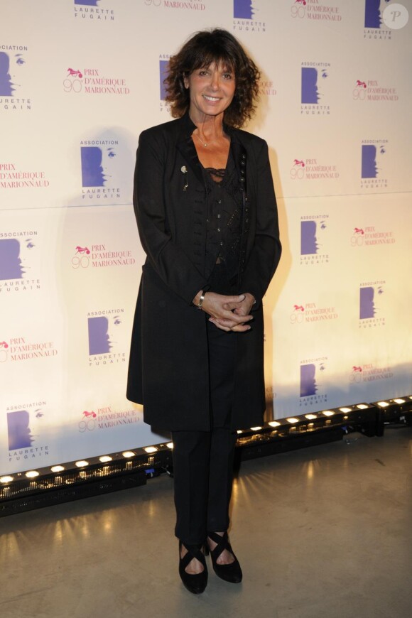 Stéphanie Fugain assiste au dîner de gala du 90e Prix  d'Amérique, au Cent-Quatre (Paris XIe), samedi 29 janvier 2011.