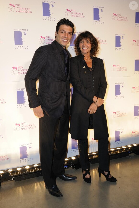 Taïg Khris et Stéphanie Fugain assistent au dîner de gala du 90e Prix  d'Amérique, au Cent-Quatre (Paris XIe), samedi 29 janvier 2011.