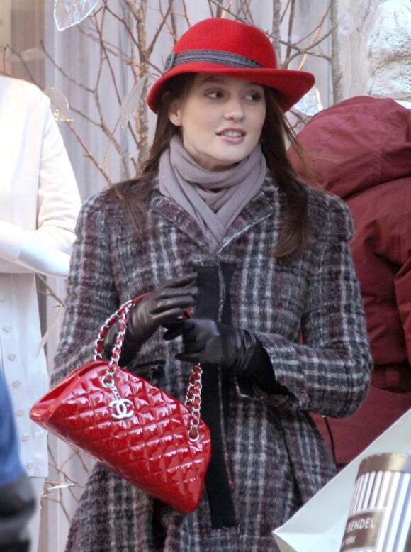Leighton Meester avec son sac Mademoiselle rouge verni, on adore !