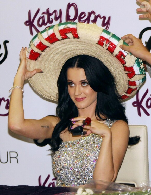 Katy Perry en promotion pour son Parfum Purr à Mexico, le 5 février 2011.