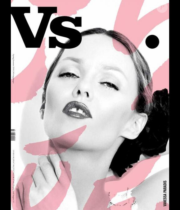 Vanessa Paradis en couverture du magazine VS Magazine disponible pour la saison automne-hiver 2010.