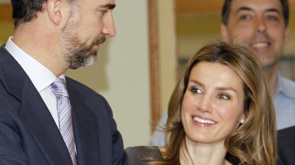 Letizia d'Espagne fait un fashion faux pas, le prince Felipe lassé ?