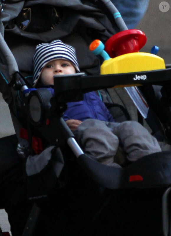 Karolina Kurkova à New York avec son compagnon et son fils, Toby. Le 10 février 2011