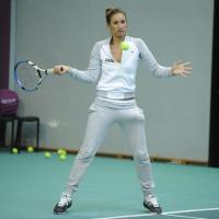 Tatiana Golovin : La chérie de Samir Nasri a repris sa raquette !
