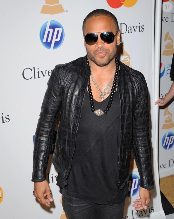 Lenny Kravitz était invité à assister au dîner de gala organisé en marge  de la cérémonie des Grammy Awards 2011, samedi 12 février, au Beverly  Hilton Hotel de Los Angeles.