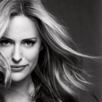 Aimee Mullins : Découvrez ses premiers pas pour L'Oréal Paris !