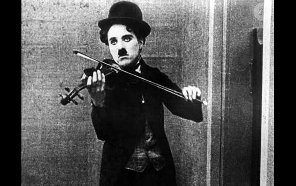 Charlie Chaplin dans Le Vagabond