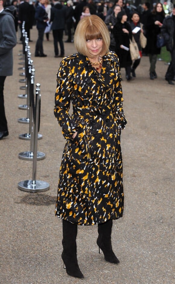 Anna Wintour arrive au défilé Burberry Prorsum à la Fashion Week de Londres, le 21 février 2011.