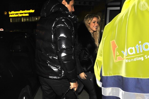 Shakira et Gerard Piqué à l'aéroport de Berlin, le 23 février 2011